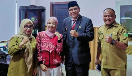 Bupati Sumbawa Syarafuddin Jarot menerima Ananda Devira yang terpilih mewakili NTB di Wirasena Youth Camp Tingkat Nasional.