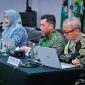 Didepan Adalah Sekretaris Daerah NTB Abul Chair Dalam Rapat Koordinasi Bersama KPK Yang Membahas Penguatan Tata Kelola Pemerintahan dan Penyelamatan Aset Daerah di Mataram, Jumat (23/10/2026).