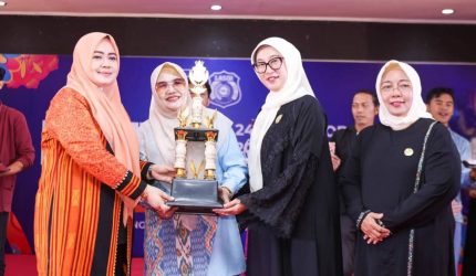 Wagub NTB Indah Dhamayanti Putri menutup Festival LASQI NTB 2026 saat Kota Mataram meraih juara umum.