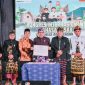 Ketua Majelis Adat Sasak Lalu Sajim Sastrawan Menyampaikan Gagasan Reformasi Bahasa Sasak dalam Kongres Internasional I Bahasa Sasak di Aula BPSDM NTB, Mataram, Rabu (28/10/2026).
