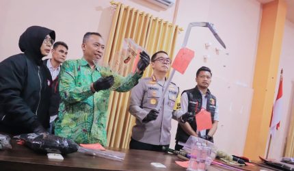Kapolresta Mataram Hendro Purwoko mengungkap kasus penganiayaan maut di Udayana yang menewaskan pelajar 14 tahun dan melibatkan 13 terduga pelaku.