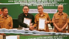 Jajaran Pemerintah dan Pemangku Kepentingan Menghadiri Kick-Off Meeting Implementasi Proyek FOLU RBP GCF di Mataram, NTB, Senin (26/10/2026). Kegiatan Ini Menjadi Bagian Dari Upaya Mendorong Penurunan Emisi, Memperkuat Tata Kelola Hutan, dan Membuka Peluang Pendanaan Karbon.