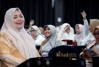 Wakil Gubernur NTB Indah Dhamayanti Putri Atau atau Umi Dinda Saat Membuka Pelatihan Digital Marketing dan Produk Halal Bagi Pelaku UMKM Perempuan Binaan BKOW NTB di Mataram.