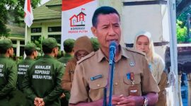 Kepala Bidang Pembinaan Koperasi Diskop UKM NTB Rahmadin Saat Memberikan Arahan Dalam Apel Pagi di Kantor Diskop UKM NTB, Selasa (6/10/2026).